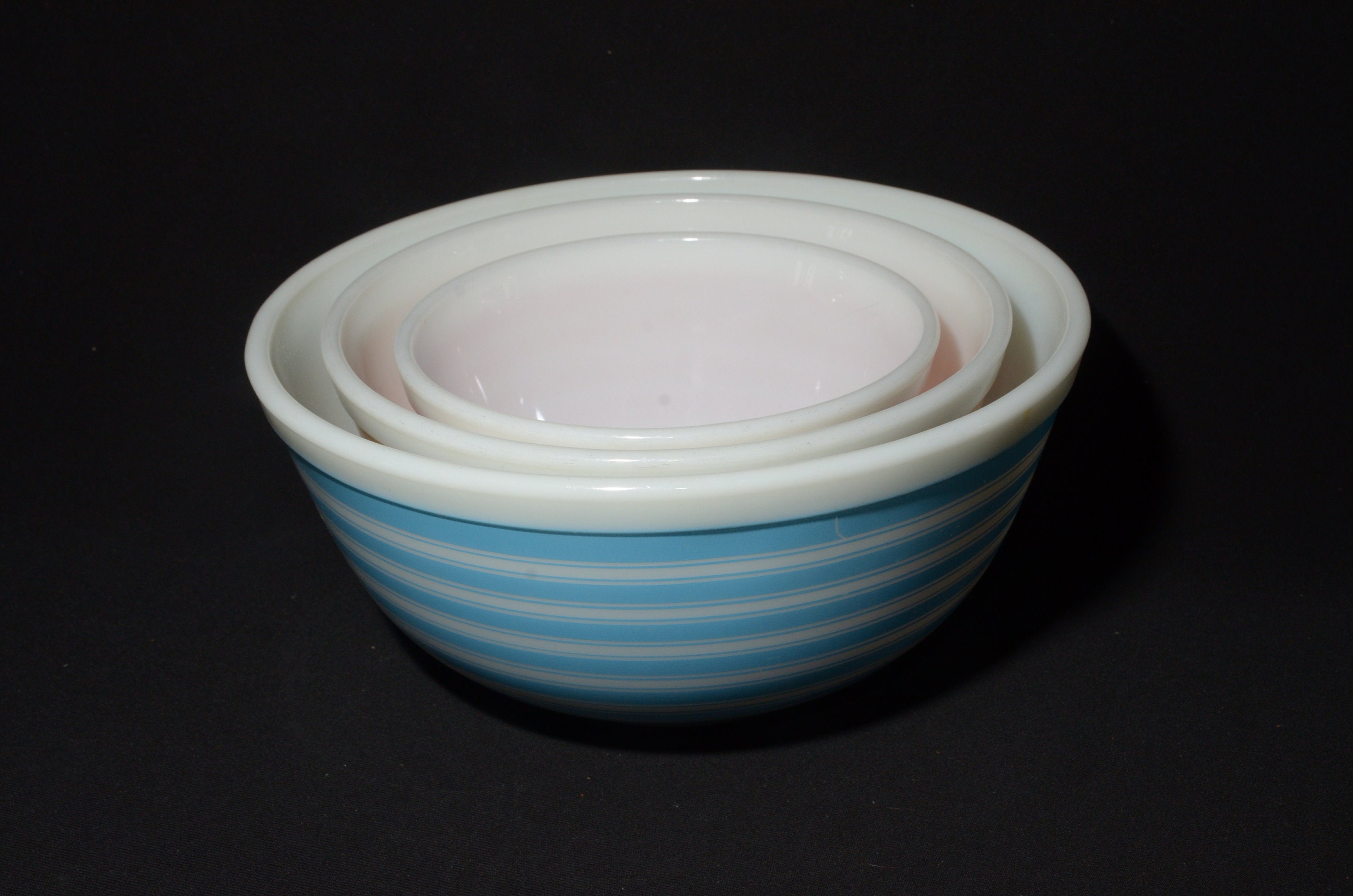 オールドパイレックス レインボーストライプボウル ピンク 3個セット オールドパイレックス レインボーストライプボウル ピンク 3個セット