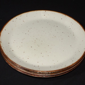 J & G Meakin England Lifestyle Set of 4 dinner plate 10 inches off-white speckled in brown pottery c.1970s farmhouse decor cottage OT1