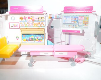 Barbie Transforming Ambulance and Clinic Play Set Mattel Care