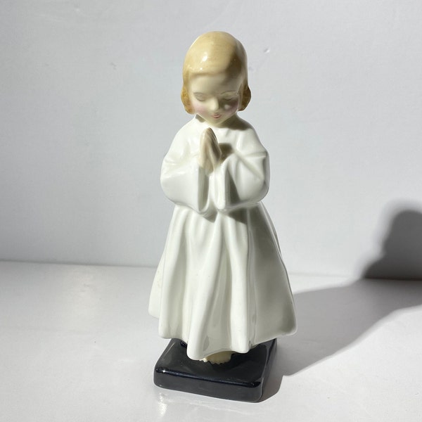 ROYAL DOULTON Bed time HN1978  figurine girl praying porcelain England corp 1975 Bone China mint condition black base blond hair