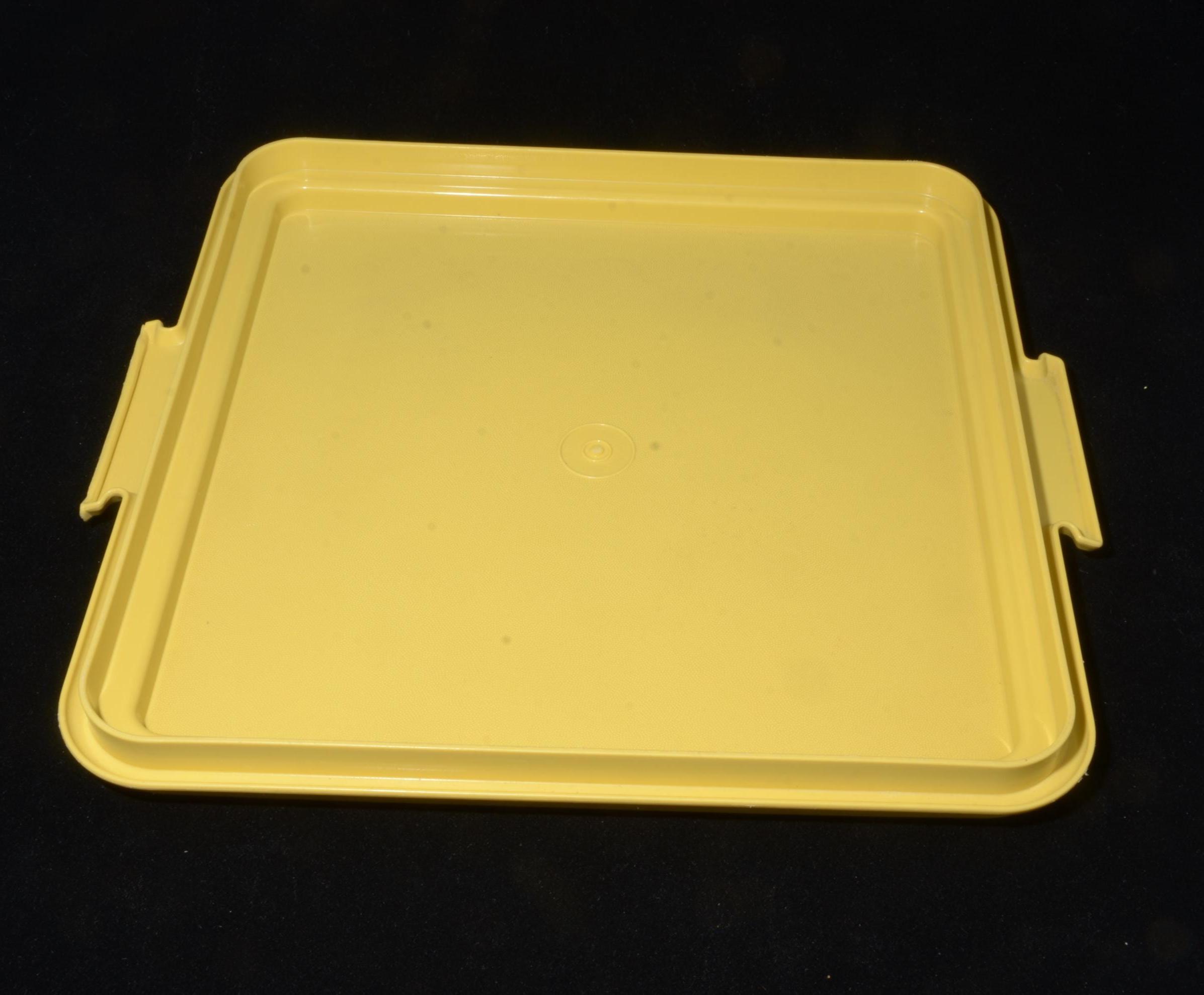 Vintage TUPPERWARE Cake Square Cake Saver Carrier Made in Canada 1241 ...