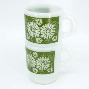 Set of 2 Fire King Vintage Green Daisy Milk Glass Coffee Mug D handle Coffee mug Tea Cup 1970s Collectible stackable USA