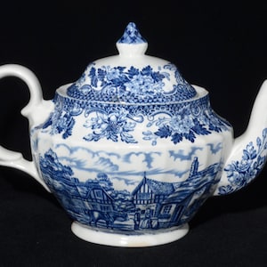 British Anchor Merrie Olde teapot blue scenery Bone China blue transferware plate Blue Design Royal Tudor England CRAZING coffee pot CHIP
