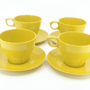 Vintage Set of 4 MAPLEX Melmac Mustard yellow Teacup and saucer yellow Mid century Hard Plastic Melamine Camping cups 8 pc