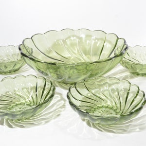 5 pc Vintage Hazel Atlas Turquoise Green Capri Colony mid century serving bowl & 4 round dessert bowl Colonial berry swirl seashell
