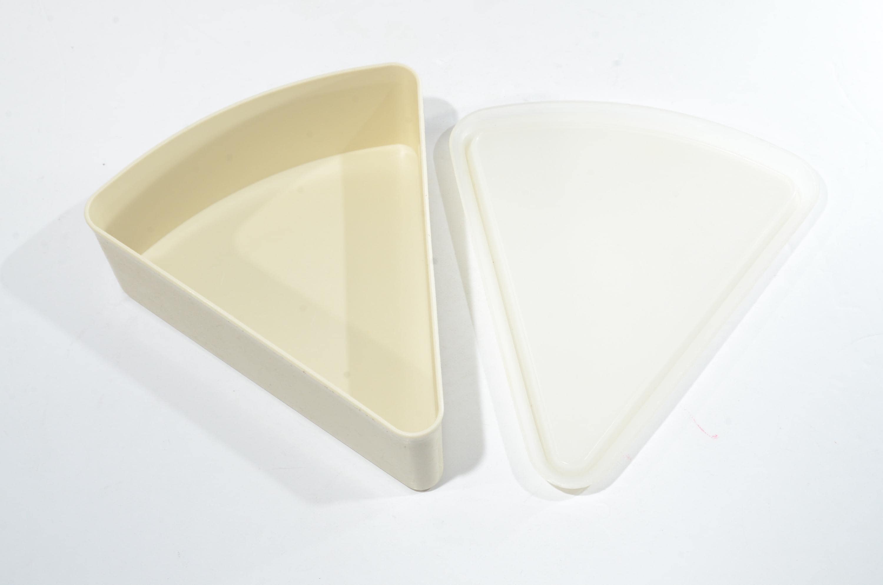 Vintage Tupperware 269 Triangle Pie Almond 268 Storage Pie Container ...