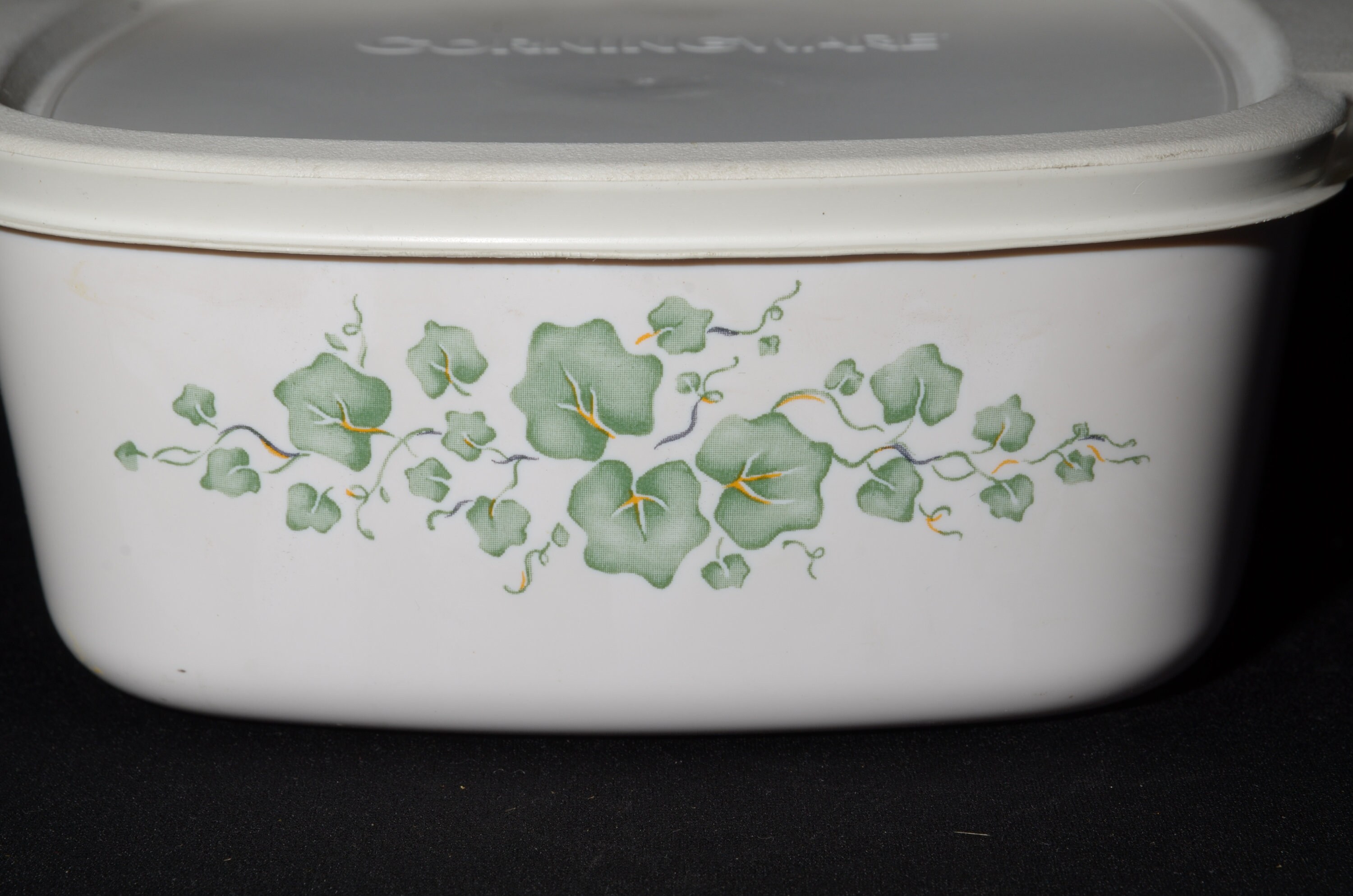 CORNING WARE 1-1/2 Qt Vintage Callaway Green Leaves Casserole