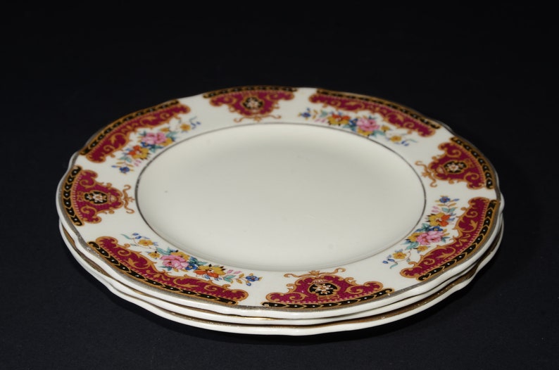 UNICORN 6 dessert plate Staffordshire plate Thomas Hughes /& Son LTD Bone China bread Vintage,burgundy,pink roses Set of 3 Antique