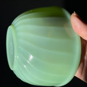 FIRE KING Jadeite Jadite Swirl Mixing Bowl Set of 4 Milk glass Vintage 1950s nesting bowl classic serving bowl image 7