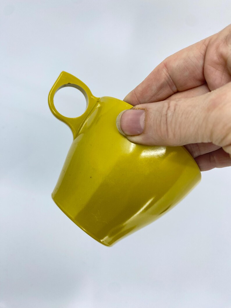 Vintage Set of 4 MAPLEX Melmac Mustard yellow Teacup and saucer yellow Mid century Hard Plastic Melamine Camping cups 8 pc image 6