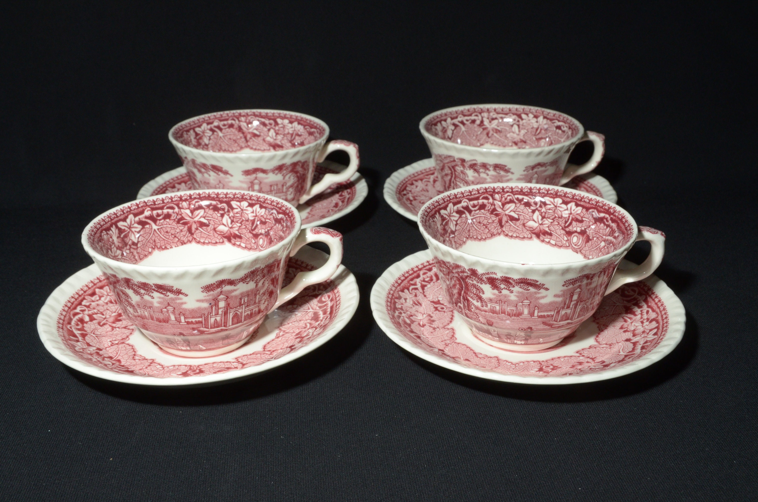 Set antico di 4 tazze da tè piatte e piattino Mason's Vista in porcellana Bone China, Inghilterra, decoro rosso e rosa, con foglie e paesaggio