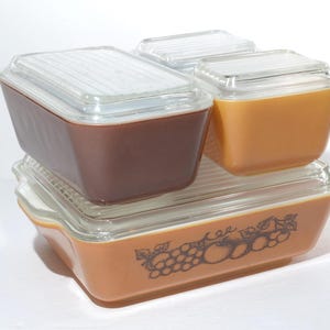 PYREX Old Orchard Fridgie set lid 1970s Refrigerator Set 502 503 8 pc fridgie  USAOrchard Brown Fruit Butterscotch refrigerator dish USA ot