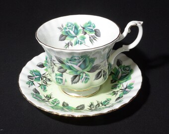 ROYAL ALBERT Grasmere Lakeside Series Bone China Teacup and saucer floral green rose bridal Gold Rimmed England Vintage SCUFFING on saucer