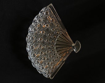 フェントン扇形デイジーボタンサービングプレートヴィンテージ