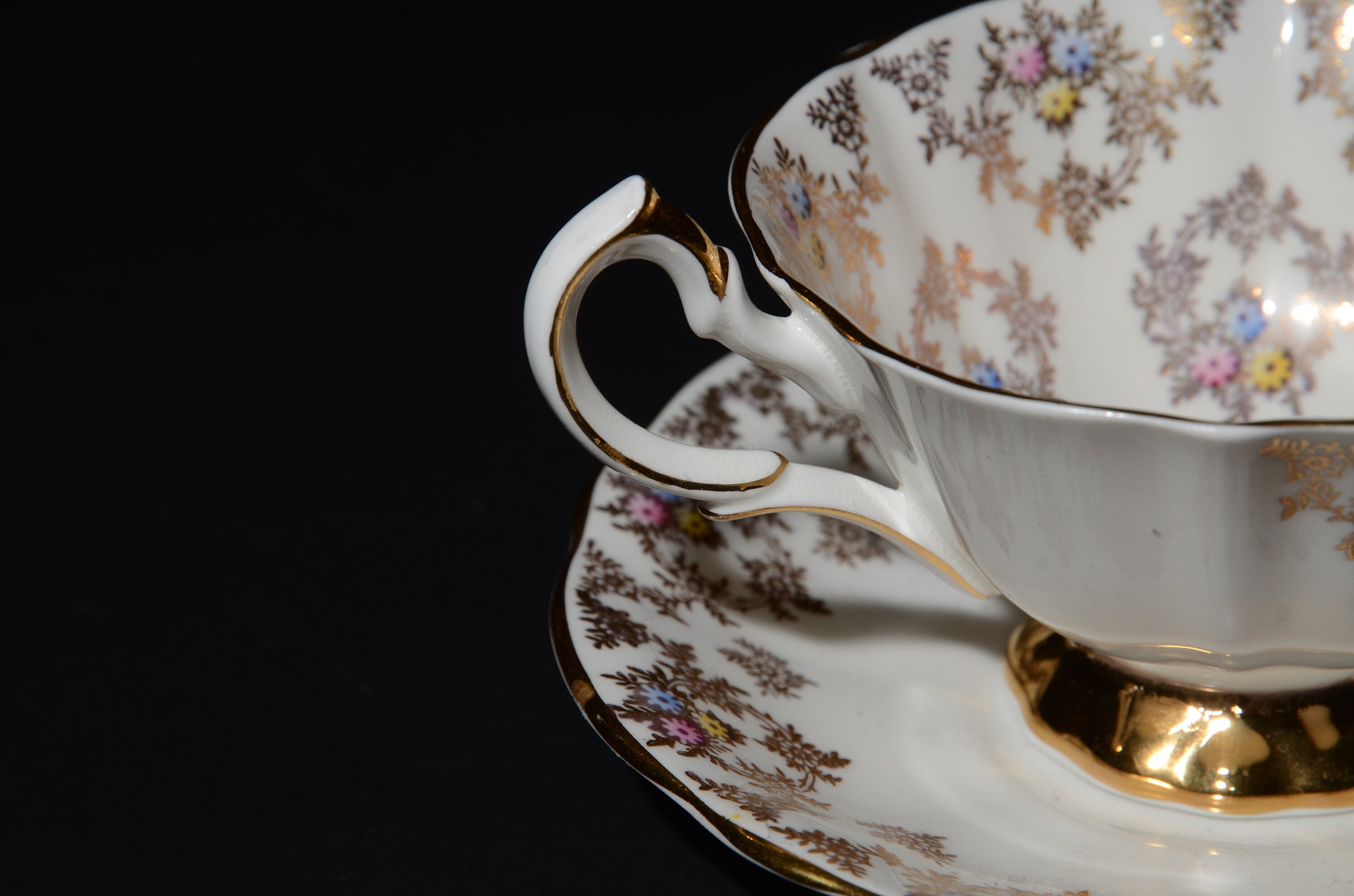 QUEEN ANNE Bone China Gold Chintz Gold and Tiny Floral Tea Cup and