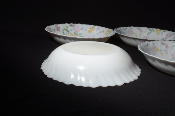 Set (4) Arcopal White Milk Glass Small Bowl Made In France 5”