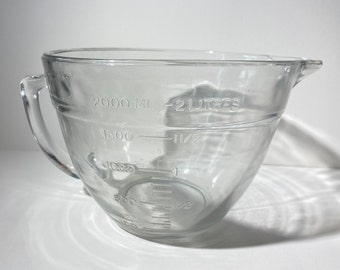 Vintage Pyrex Large Measuring Cup, 8 Cup, 2 Litres Measuring Cup