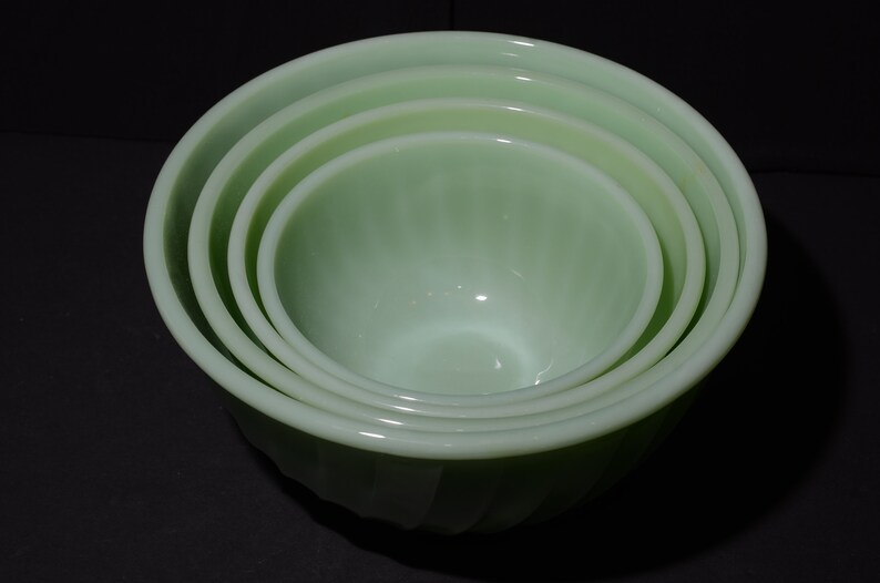 FIRE KING Jadeite Jadite Swirl Mixing Bowl Set of 4 Milk glass Vintage 1950s nesting bowl classic serving bowl image 3