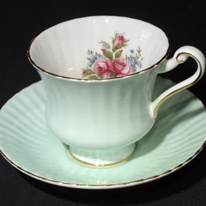 PARAGON Appointment to her Majesty the Queen teacup and Saucer Light mint green set Ribbed English Tea Cup  Flowers HA/N