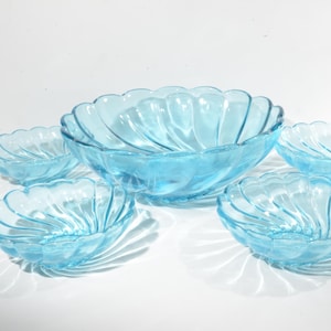 5 pc Vintage Hazel Atlas Turquoise Blue Capri Colony mid century serving bowl & 4 round dessert bowl Colonial aqua blue berry swirl seashell