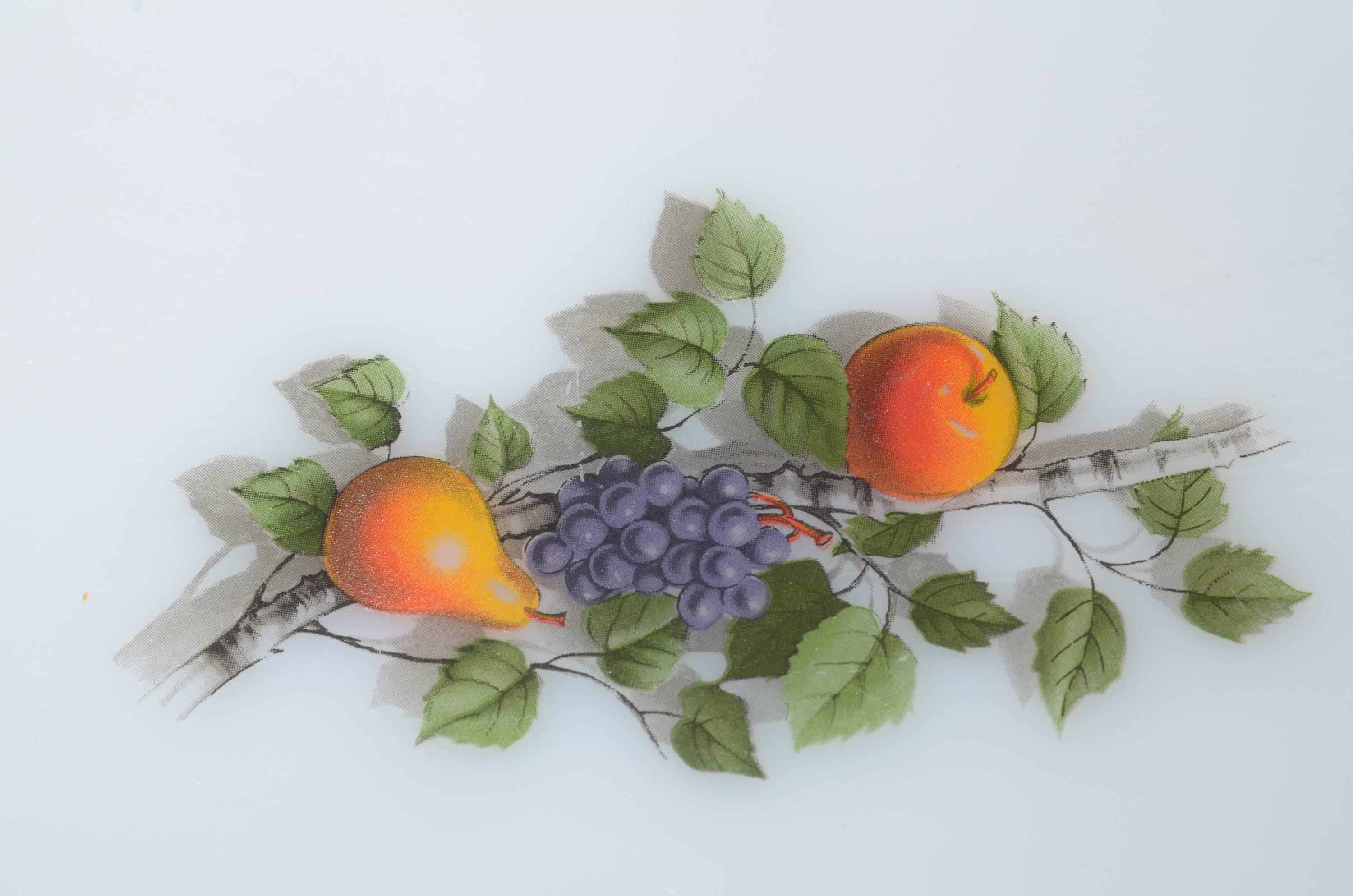Plat de service ovale Arcopal France vintage motif fruits TBE
