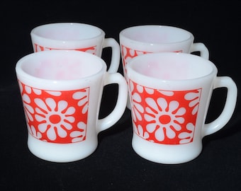 Set van 4 vintage Fire King rode madeliefje koffiemok Rare Anchor Hocking Flower Floral Groovy USA