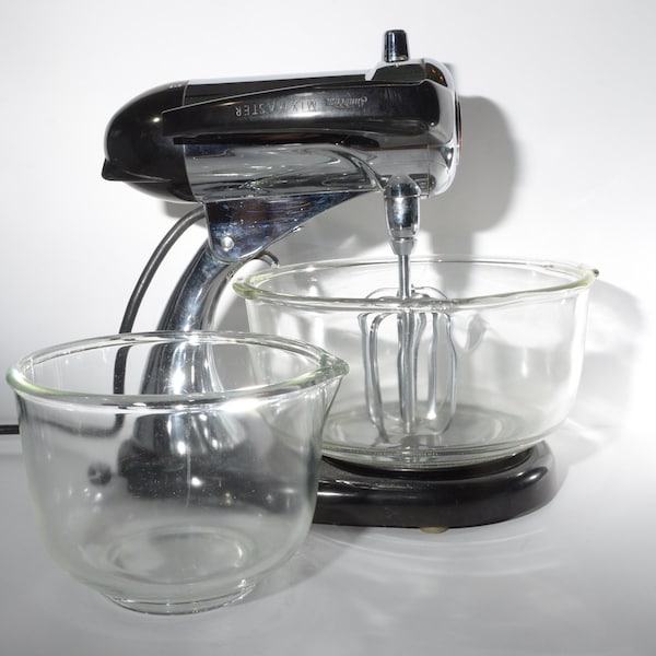 Vintage Sunbeam MixMaster Mixer with 2 Sunbeam Clear Bowl Stand Mixer Vintage Bakeware black and chrome Made in Canada 10 speeds rare 1950s