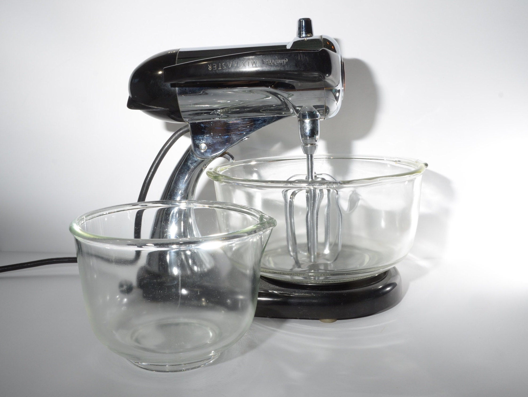 Sunbeam stand mixer with both glass bowls fire king 1 set beaters