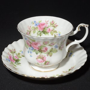 ROYAL ALBERT Moos Rose Bone China Teetasse mit Untertasse Blumen England Vintage Teetasse Blume rosa Rose Vintage Montrose Form