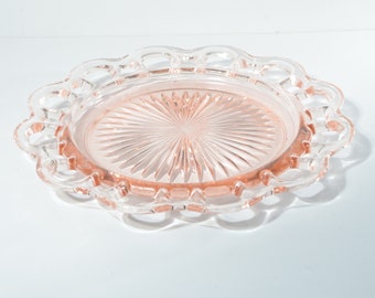 Piatto da insalata OLD COLONY 7,25" Bicchiere Pink Depression di Hocking glass Bordo in pizzo pizzo aperto anni '30