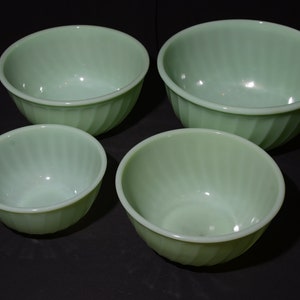 FIRE KING Jadeite Jadite Swirl Mixing Bowl Set of 4 Milk glass Vintage 1950s nesting bowl classic serving bowl image 5