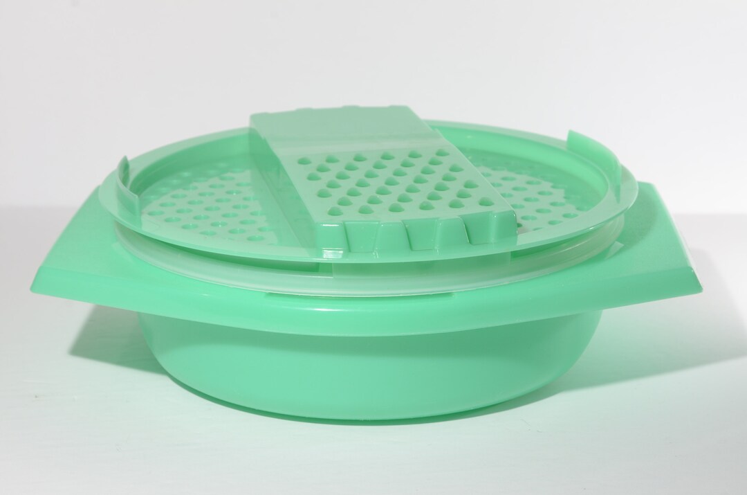 Vintage Tupperware Cheese Grater/Slicer, Bowl (876-1), Lid