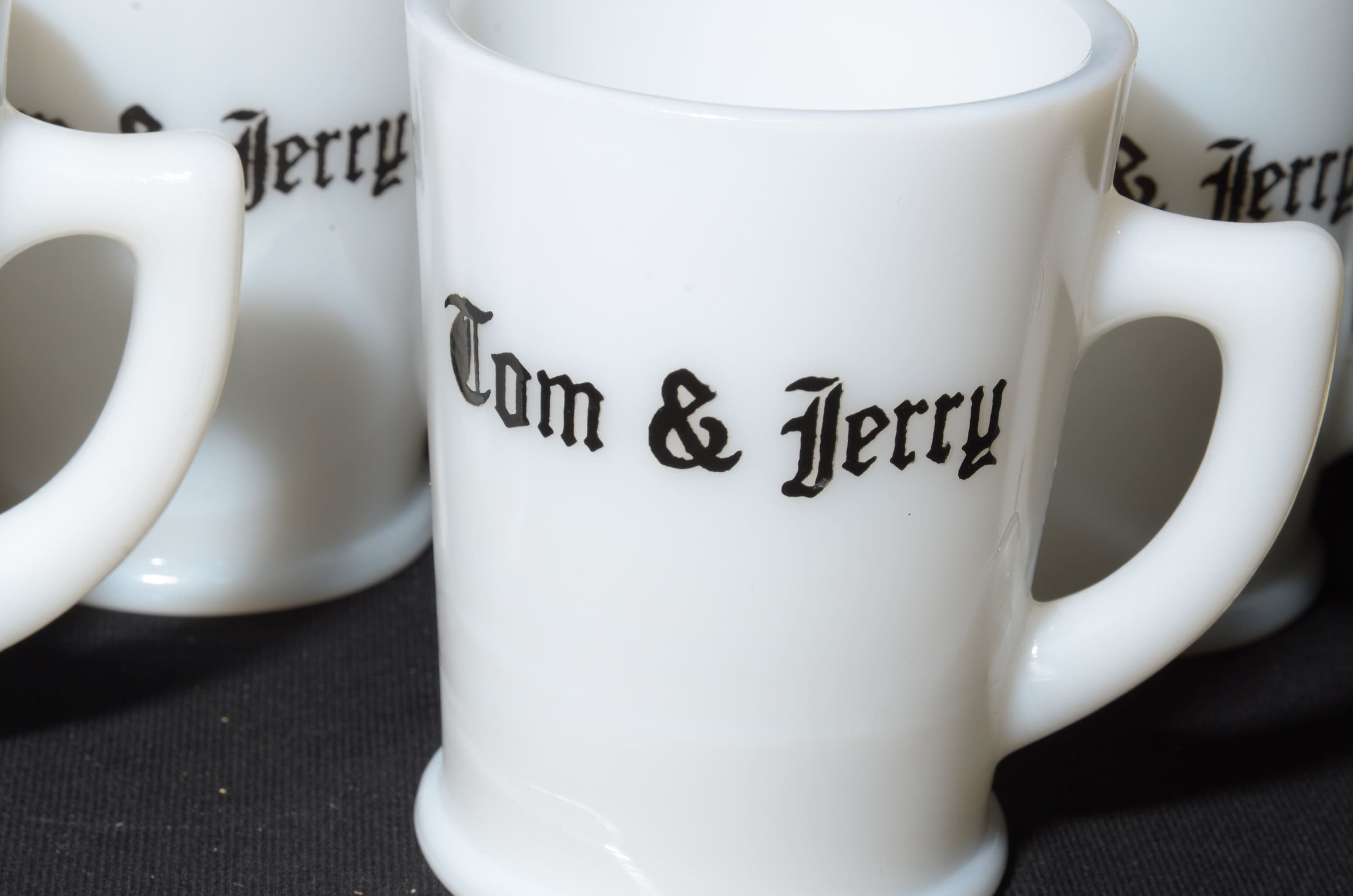 Set of 4 Mckee 1950s Tom and Jerry Mug Handled Blacklettering