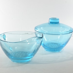Vintage Hazel Atlas Turquoise Blue Glass Capri Colony Colonial Creamer and Sugar Bowl with lid excellent condition