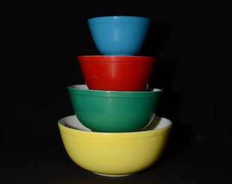 PYREX Primary Color bowl set of 4 Mixing Bowls Vintage Pyrex Mixing Bowl Set complete set 1950s Kitchen Farmhouse Kitchen Decor ot