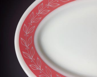 PYREX Set of 4 Red Laurel Leaf Oval Plate Platter 11.5