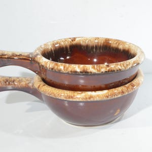 Set of 2 Vintage Hull Casserole Soup Bowls with handles Brown Drip Ovenproof USA pottery drip glaze Beige tab handle French Onion soup