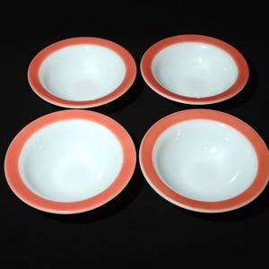 PYREX Set di 4 ciotole per cereali, dessert e zuppa con bordo a fascia rosa, 16,25 cm di diametro, Vintage anni '50, Stoviglie vintage rosa fenicottero Canada
