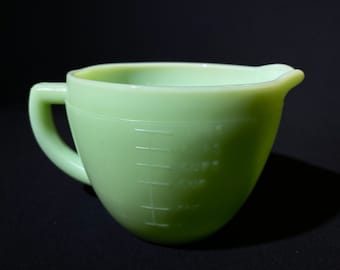 Jadeite Jeannette jade glass Sunflower pitcher measuring cup 2 cup Graduated 3 3/4" tall Sunflower bottom pitcher tiny chip USA ot