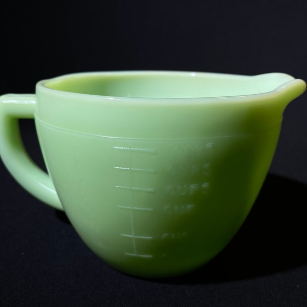 Jadeite Jeannette jade glass Sunflower pitcher measuring cup 2 cup Graduated 3 3/4" tall Sunflower bottom pitcher tiny chip