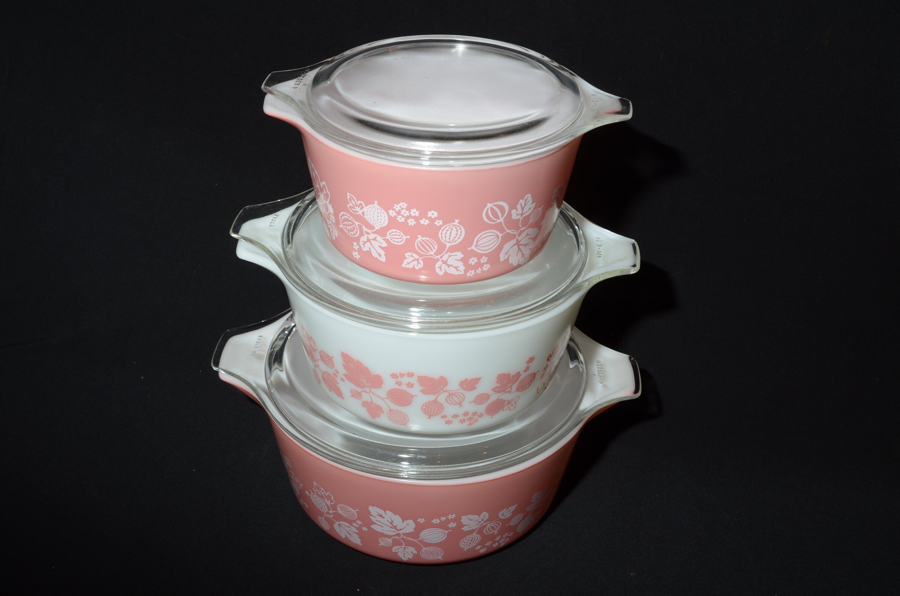 PYREX Pink Gooseberry Casserole Dish Set With Lid Cinderella Milk