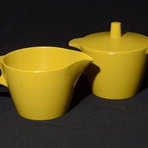 Vintage Dorchester Melmac Melamine Mustard yellow Creamer Sugar Bowl Lid Dorchester Dinnerware Yellow Hard Plastic Cyanamid set