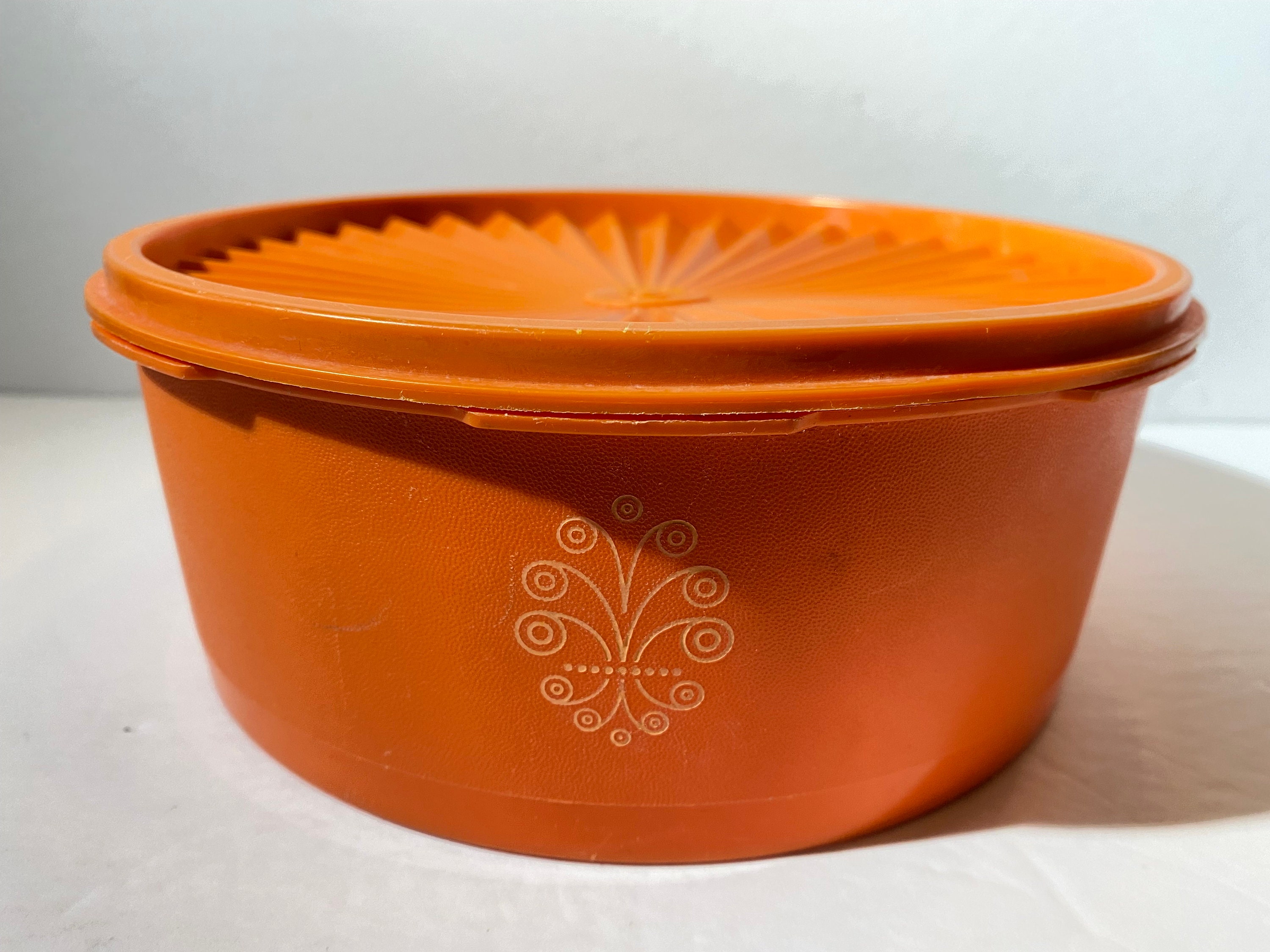 Vintage TUPPERWARE 840 Servalier Olive Green Bowl Snap on Lid Canada Handle  Scratches Green 