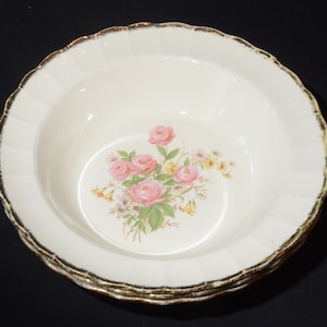Vintage Sovereign Potters Steingut 3er Set Suppenschüssel 8 Zoll umrandet Kanada Blumen rosa Rosenstrauß große Gold umrandet Haarriss Haarriss Goldverlust