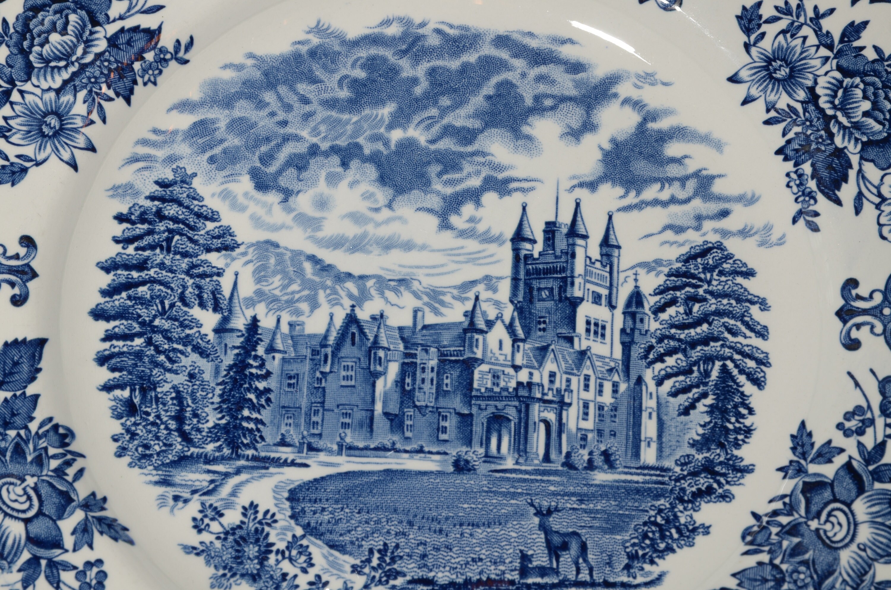 Royal Homes of Britain Enoch Wedgwood Tunstall Dinner Plate
