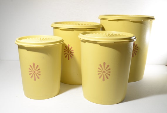 Set TUPPERWARE vintage di 4 contenitori Tupperware Sunburst giallo marrone  Set 805 Servalier contenitore con coperchio a scatto 804 803 802 -   Italia