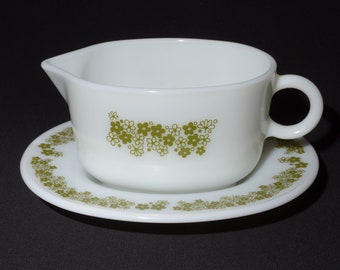 PYREX Spring Blossom Green 'Crazy Daisy' Gravy Boat plate Milk glass Vintage 1970 vintage Pyrex mint