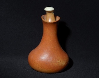 SIAL hors serie Oil Vinegar Cruet with Lid Bottle Jug ceramic dispenser 4.5" tall art pottery rust and beige speckled rare Canada Quebec