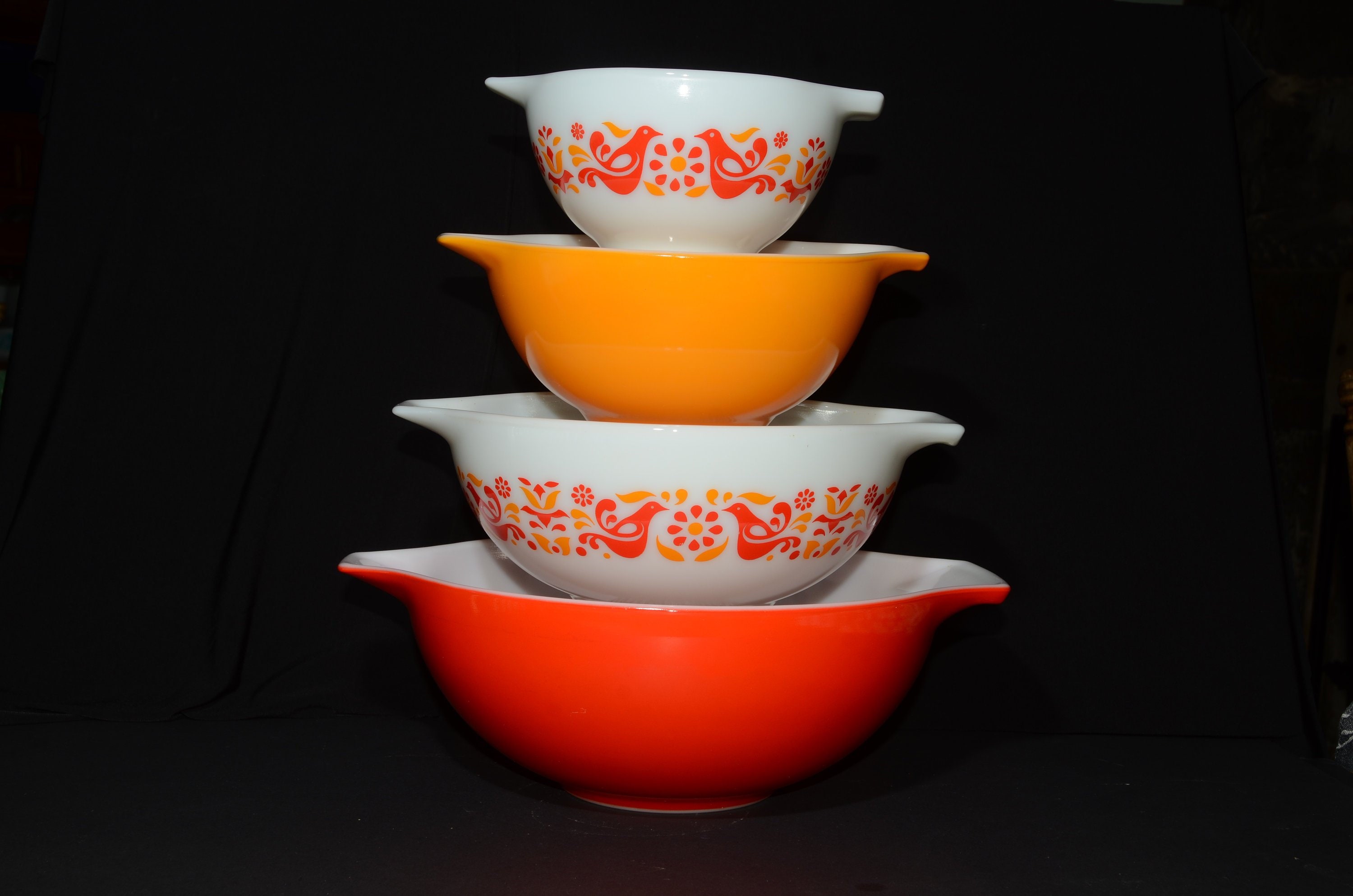 PYREX FRIENDSHIP Cinderella Bowl Set Nesting Bowls Vintage 1970s