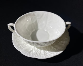 Countryware by COALPORT cream soup bowl and saucer set with embossed leaves Bone China Vintage white cabbage leaf  Copeland double handled